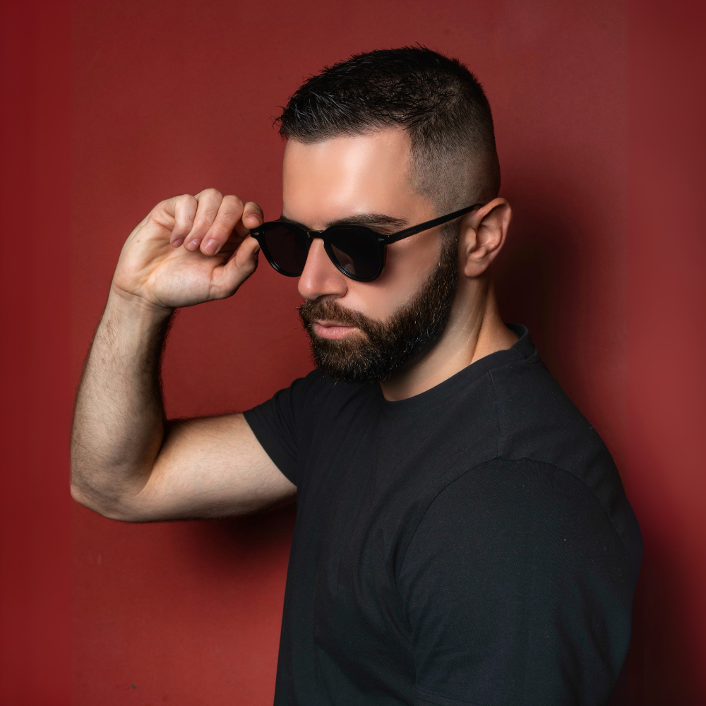 Black sunglasses, Nocturne