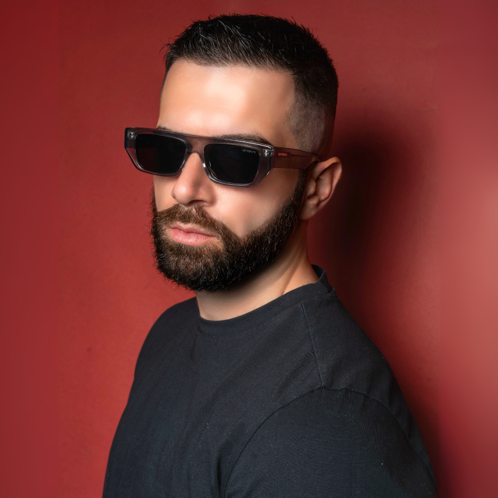 Futuristic sunglasses, L'Endémique