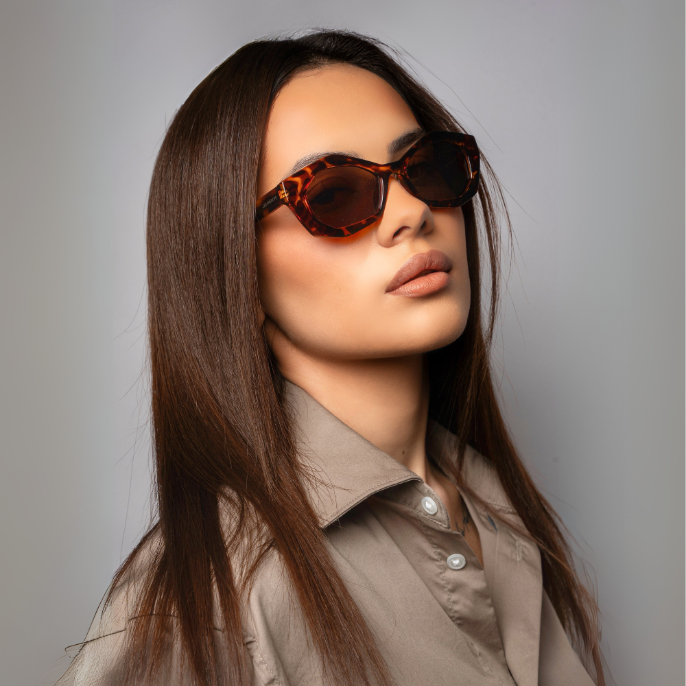 Rectangle sunglasses, Regard de Mademoiselle