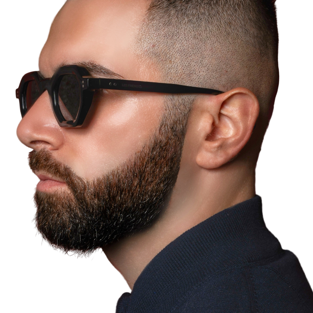 Black sunglasses, Notre Dame