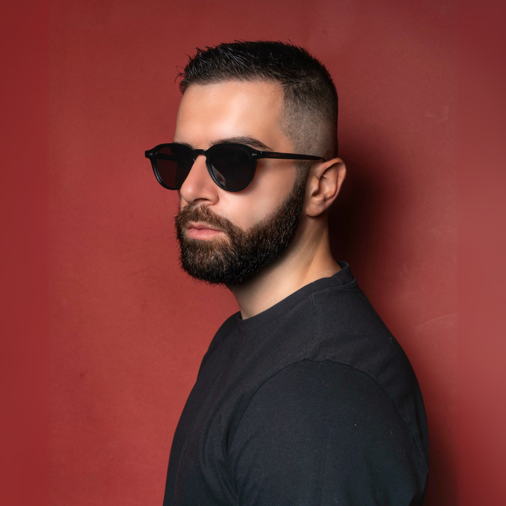 Black sunglasses, Nocturne