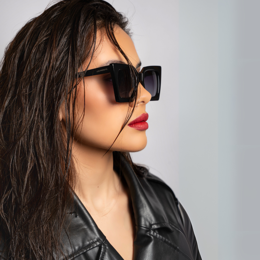 Black cat eye sunglasses, La Parisienne