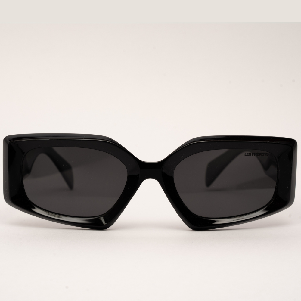 Black sunglasses, L'Anarchie