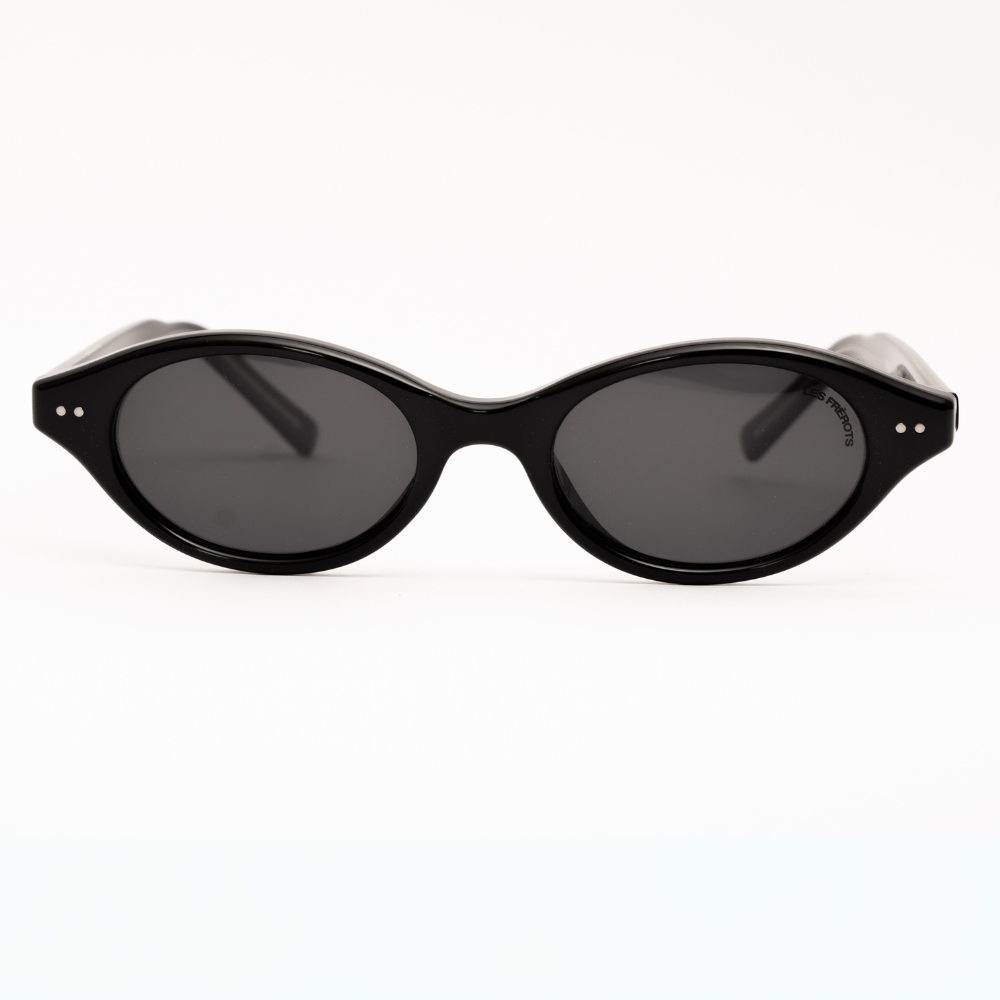 Black sunglasses, Madame de Mode