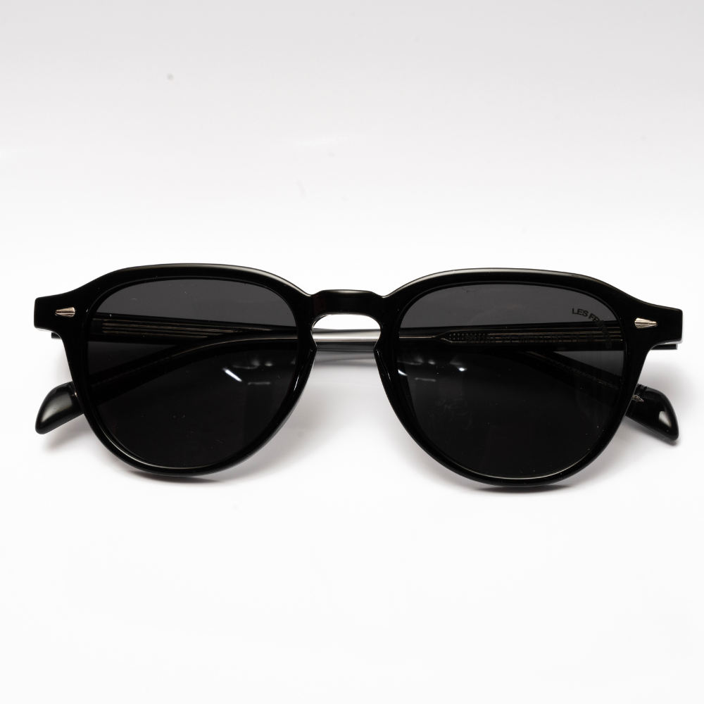 Black sunglasses, Nocturne