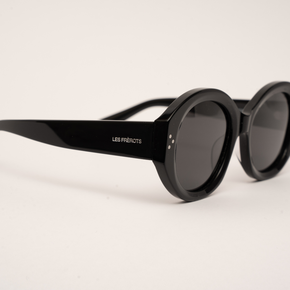 Black sunglasses, Danse au Vent