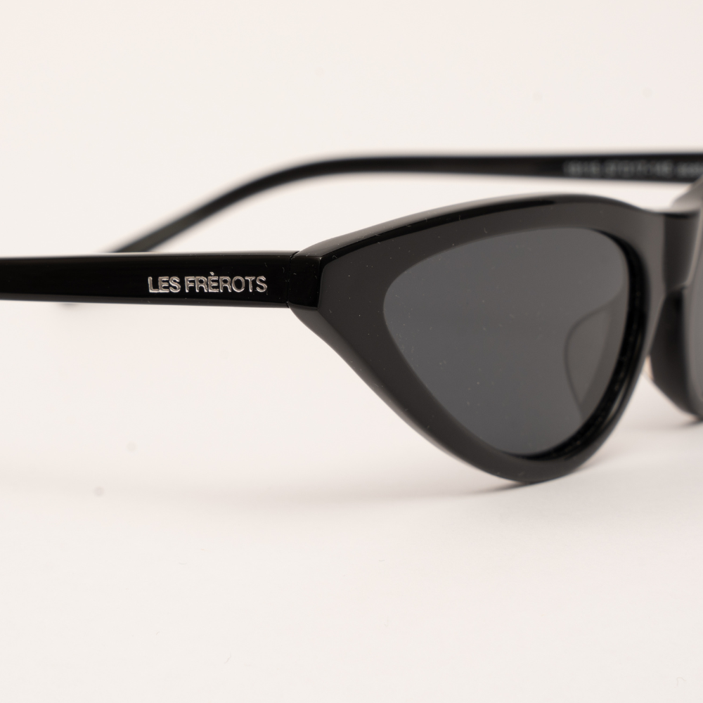 Black cat eye sunglasses, La Reine