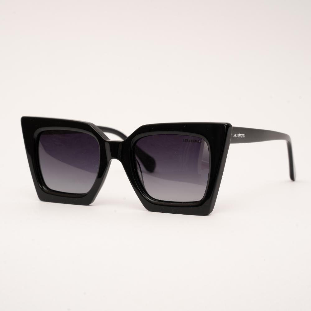 Black cat eye sunglasses, La Parisienne
