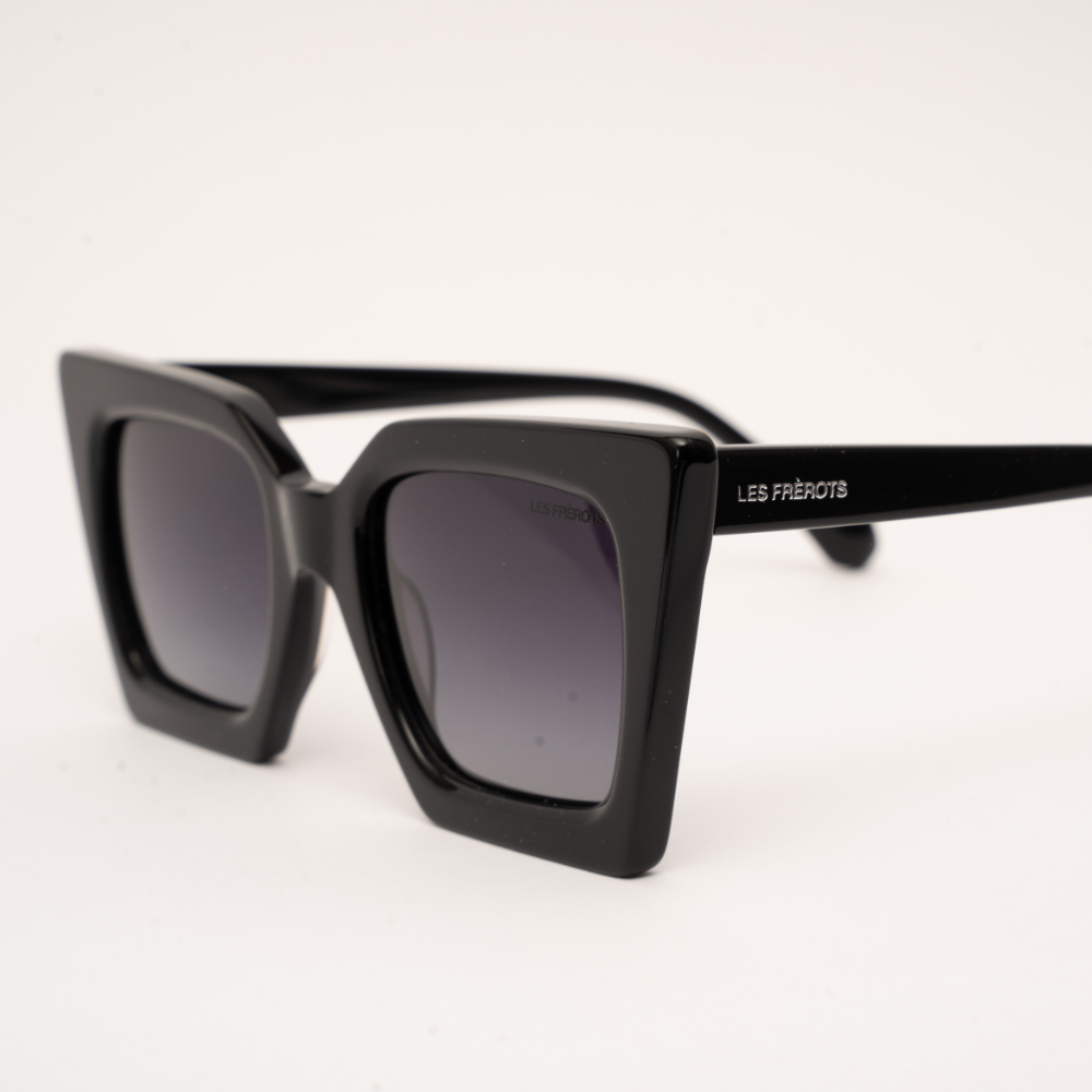 Black cat eye sunglasses, La Parisienne
