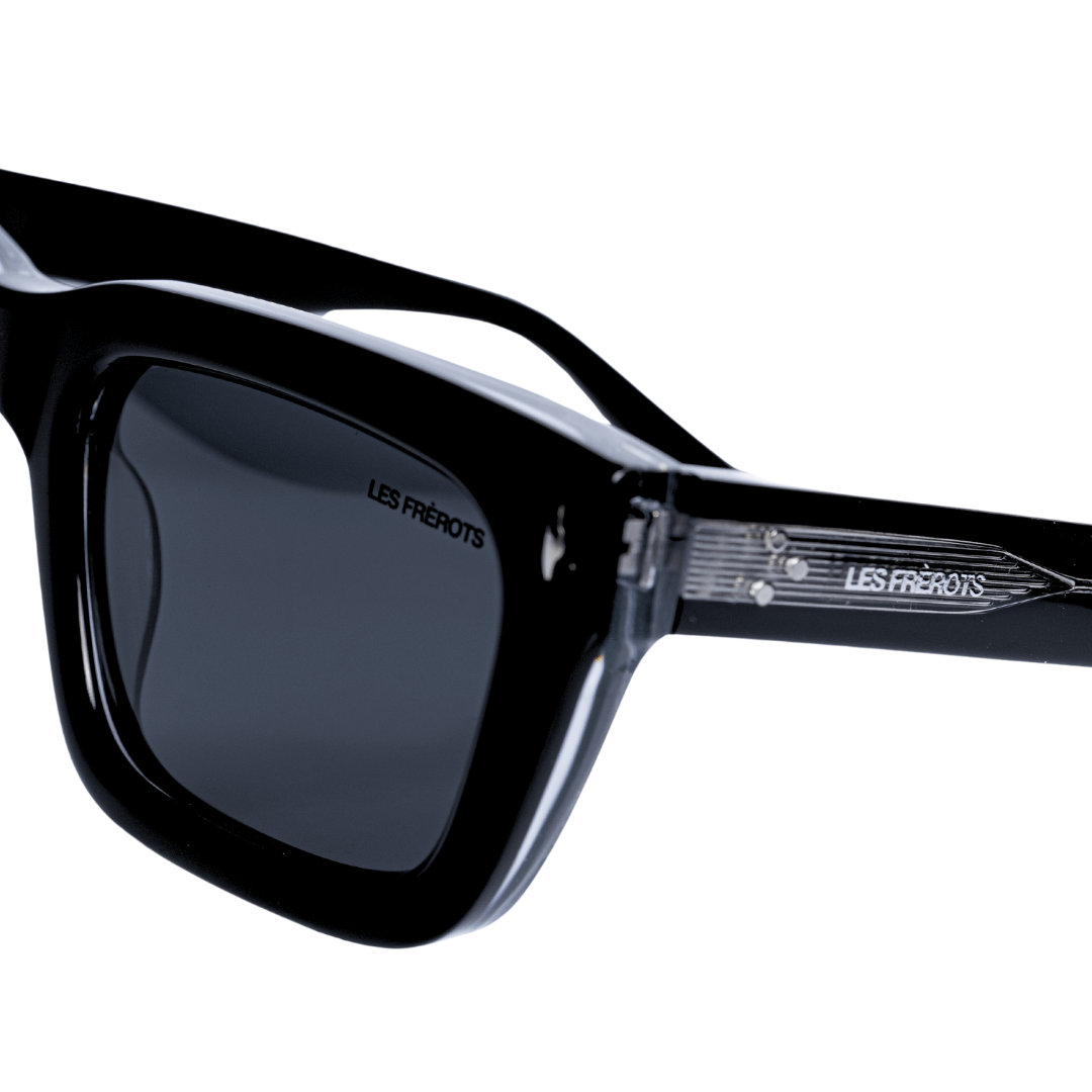 Metal black retangle sunglasses for men, close front angle